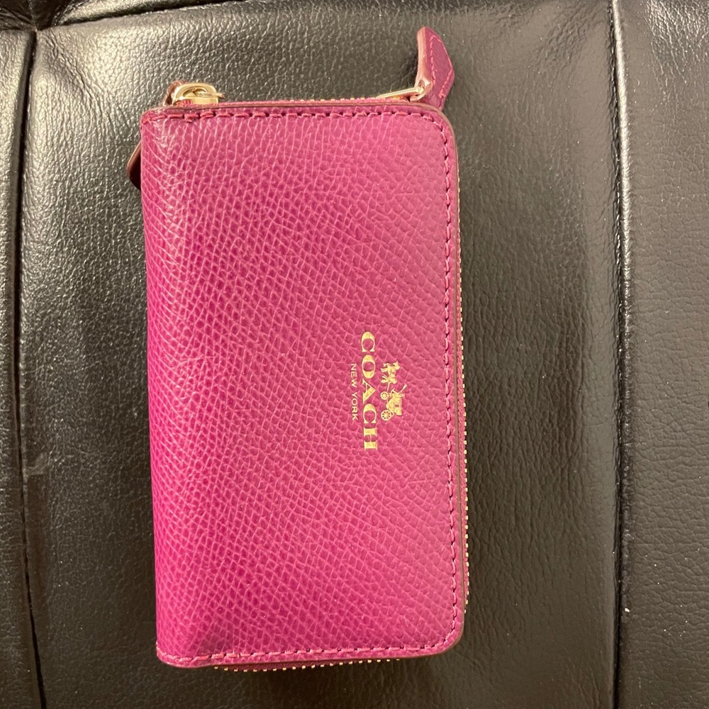 Small size, magenta Coach wallet